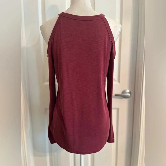 Splendid womens medium slub subwash cold shoulder top - Picture 6 of 10